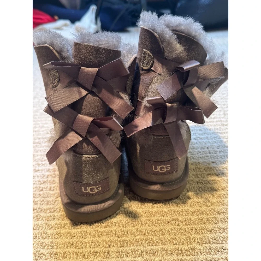 UGG Bailey Bow II Gray Sheepskin Boots Women's Size 5‎ Ribbon Suede Winter Boots